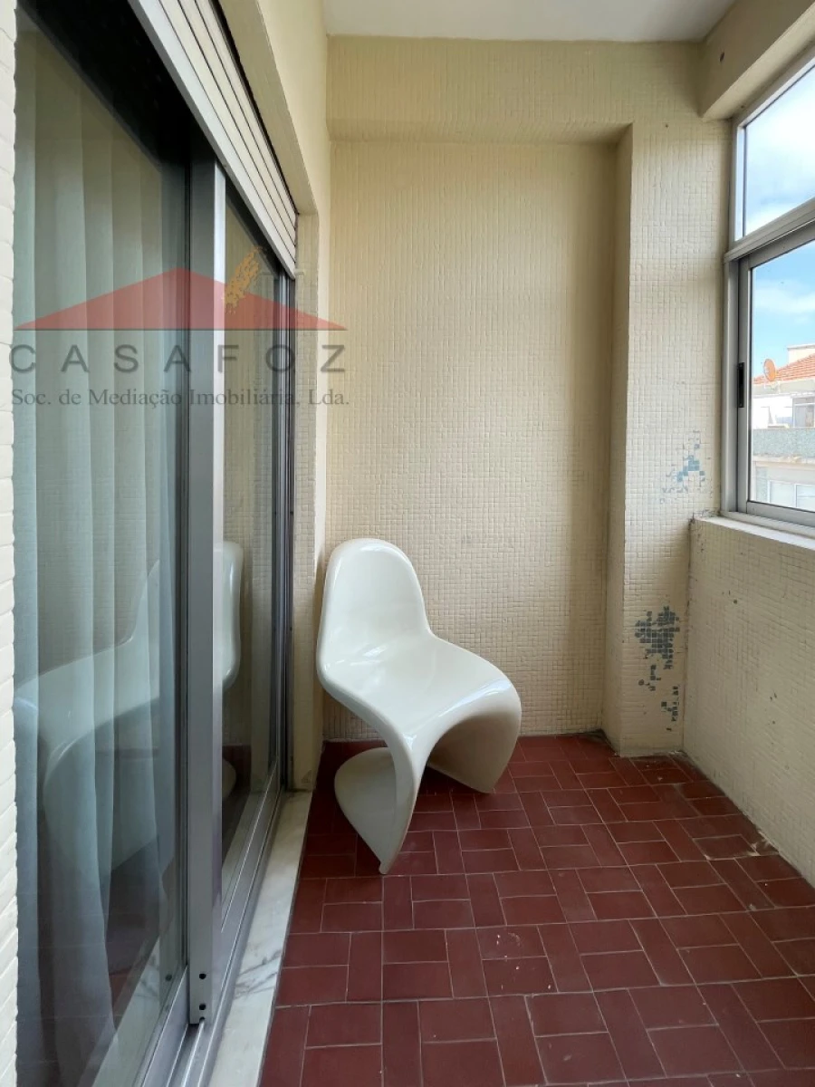 Apartamento T2 para Arrendamento em Ramalde Foto 14