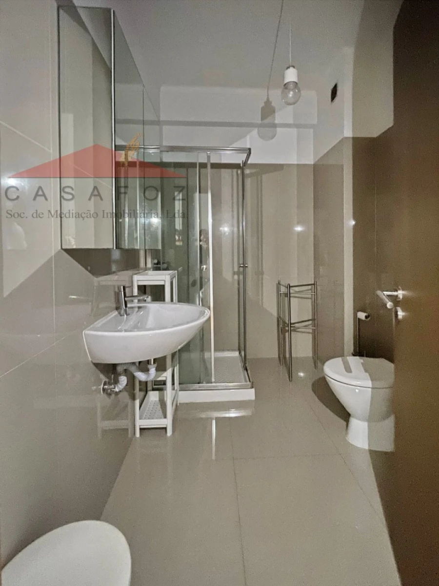 Apartamento T2 para Arrendamento em Ramalde Foto 21