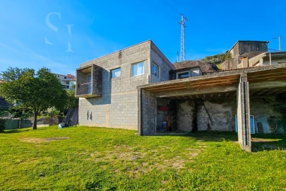 Moradia T4 para Venda em Calvos e Frades