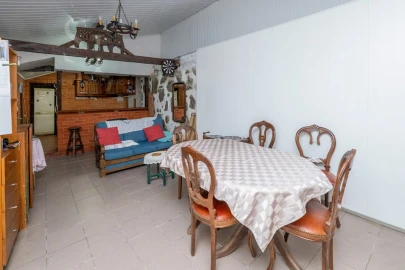 Moradia T4 para Venda em Calvos e Frades