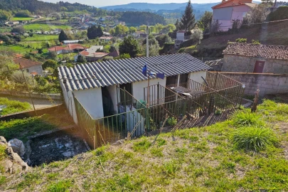 Moradia T4 para Venda em Calvos e Frades