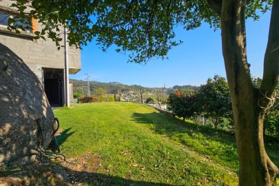 Moradia T4 para Venda em Calvos e Frades