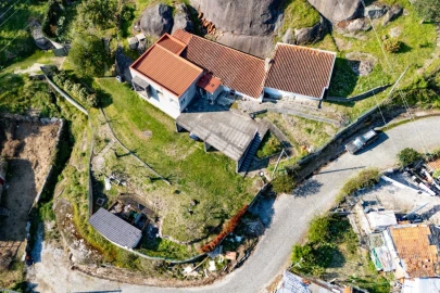 Moradia T4 para Venda em Calvos e Frades