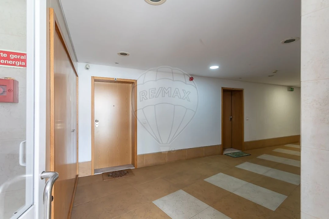 Apartamento T1 para Venda em Alcabideche Foto 32