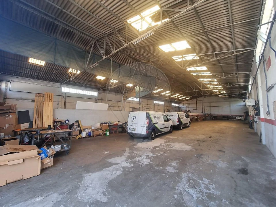 Armazém para Venda em Gulpilhares e Valadares Foto 11