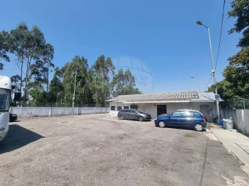 Armazém para Venda em Gulpilhares e Valadares