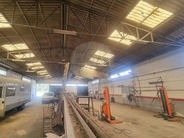Armazém para Venda em Gulpilhares e Valadares