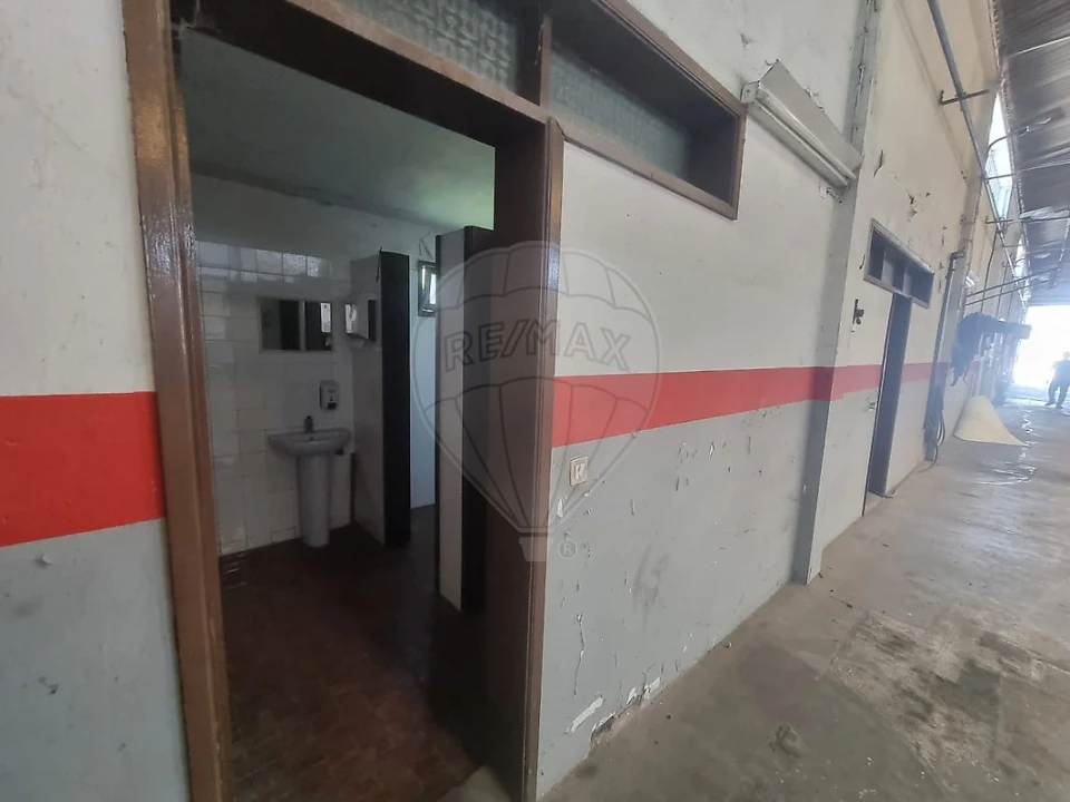 Armazém para Venda em Gulpilhares e Valadares Foto 10
