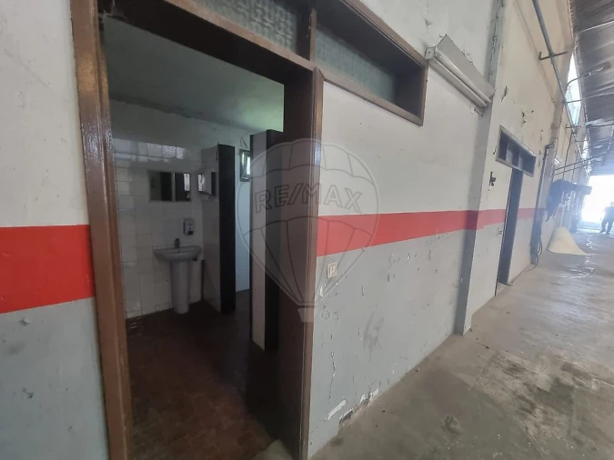 Armazém para Venda em Gulpilhares e Valadares Foto 10