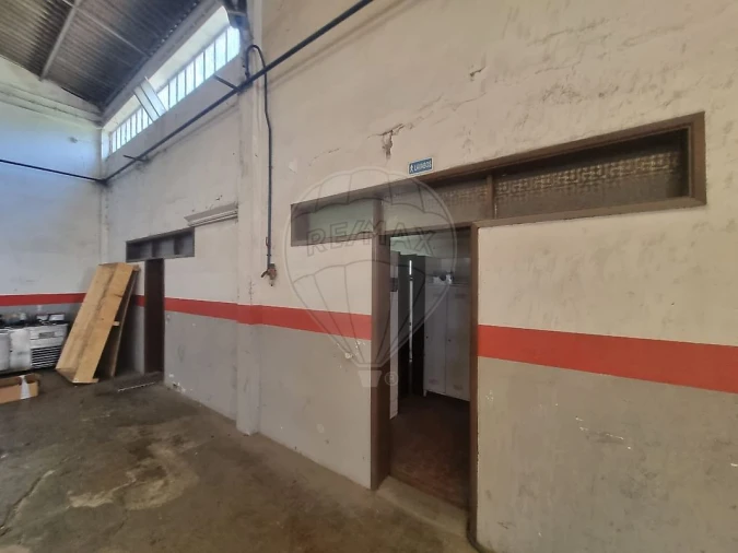 Armazém para Venda em Gulpilhares e Valadares Foto 9