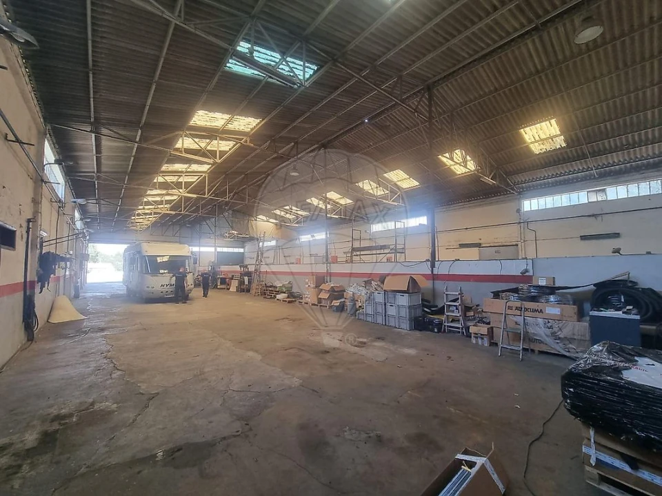 Armazém para Venda em Gulpilhares e Valadares Foto 12