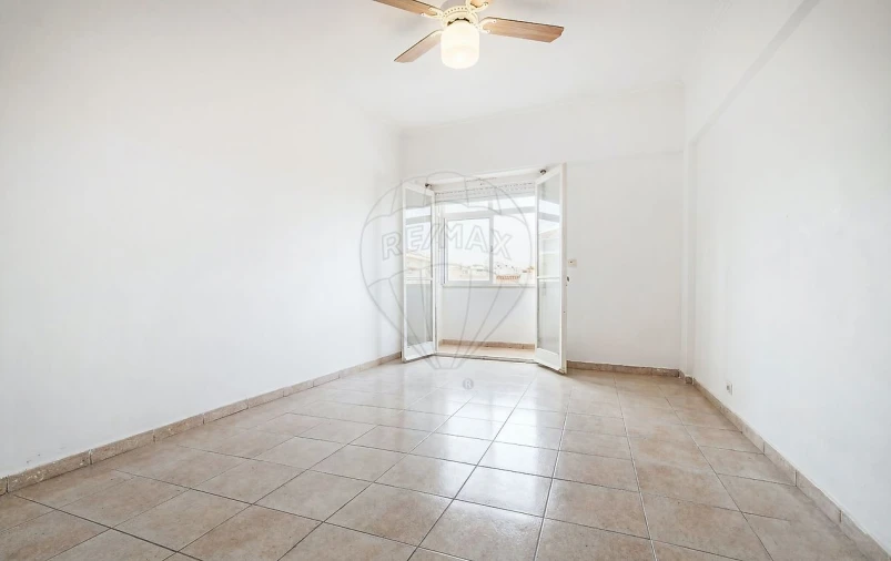 Apartamento T3 para Venda em Águas Livres Foto 5