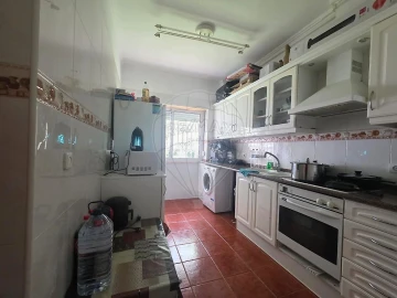 Apartamento T3 para Venda em Massamá e Monte Abraão