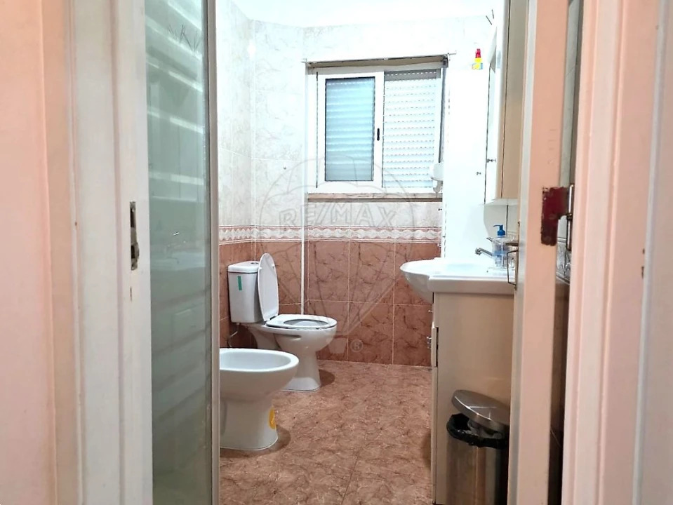 Apartamento T3 para Venda em Massamá e Monte Abraão Foto 9