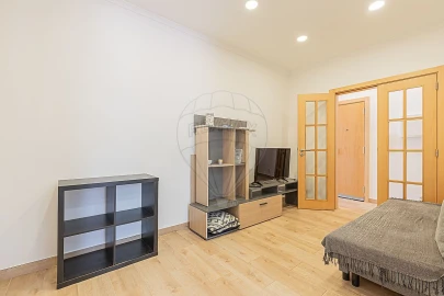 Apartamento T1 para Arrendamento em Campo de Ourique