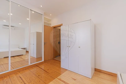 Apartamento T1 para Arrendamento em Campo de Ourique
