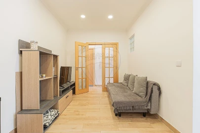 Apartamento T1 para Arrendamento em Campo de Ourique
