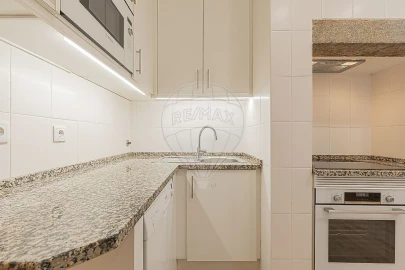 Apartamento T1 para Arrendamento em Campo de Ourique