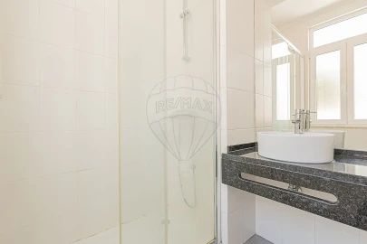 Apartamento T1 para Arrendamento em Campo de Ourique