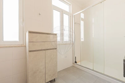 Apartamento T1 para Arrendamento em Campo de Ourique