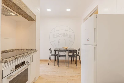 Apartamento T1 para Arrendamento em Campo de Ourique