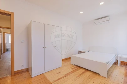 Apartamento T1 para Arrendamento em Campo de Ourique