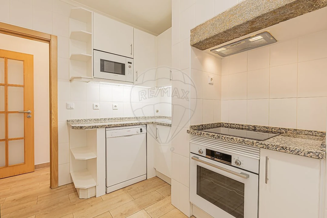 Apartamento T1 para Arrendamento em Campo de Ourique Foto 22