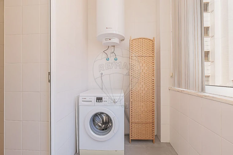 Apartamento T1 para Arrendamento em Campo de Ourique Foto 30
