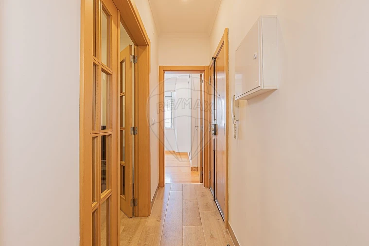 Apartamento T1 para Arrendamento em Campo de Ourique Foto 14