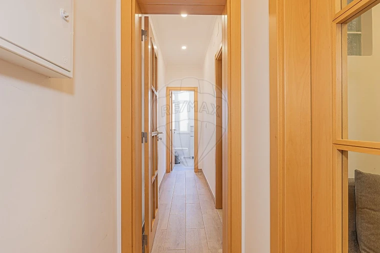 Apartamento T1 para Arrendamento em Campo de Ourique Foto 10
