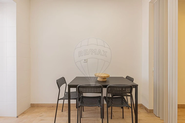 Apartamento T1 para Arrendamento em Campo de Ourique Foto 29