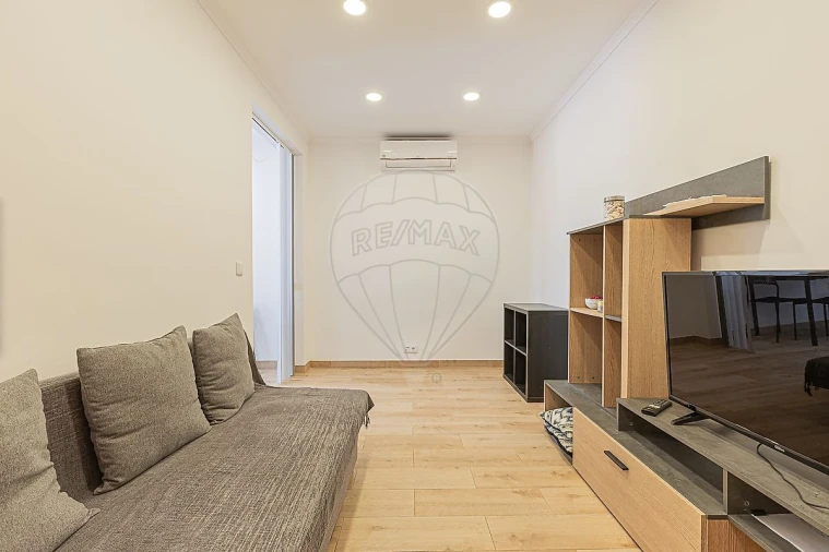 Apartamento T1 para Arrendamento em Campo de Ourique Foto 34