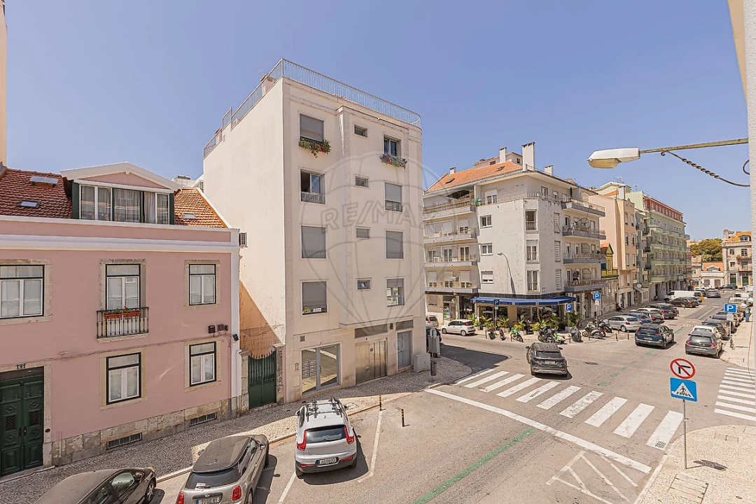 Apartamento T1 para Arrendamento em Campo de Ourique Foto 7