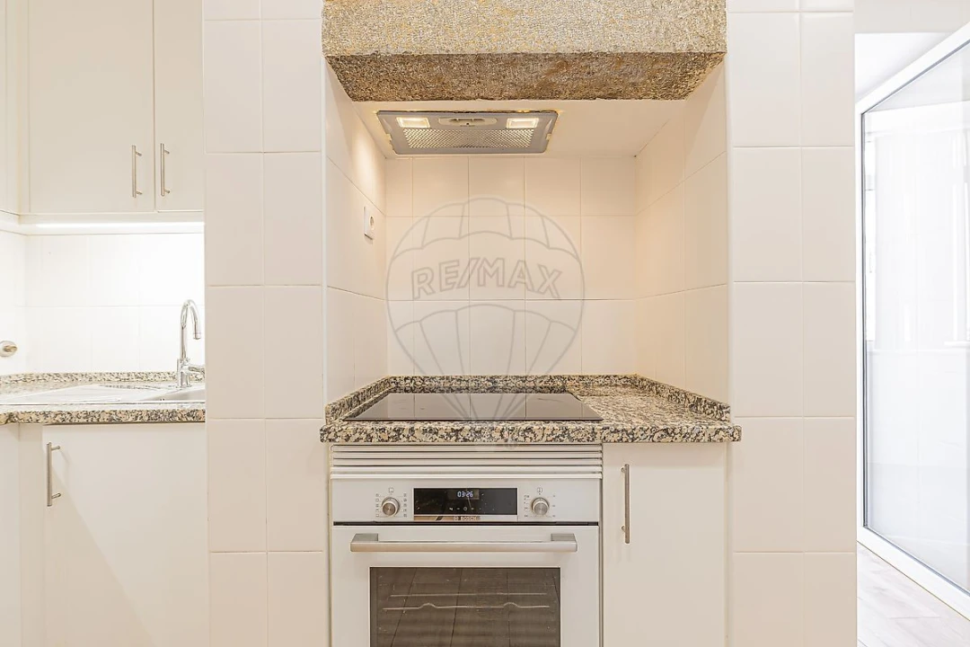 Apartamento T1 para Arrendamento em Campo de Ourique Foto 20