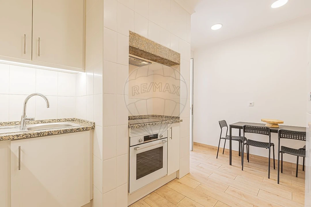 Apartamento T1 para Arrendamento em Campo de Ourique Foto 27