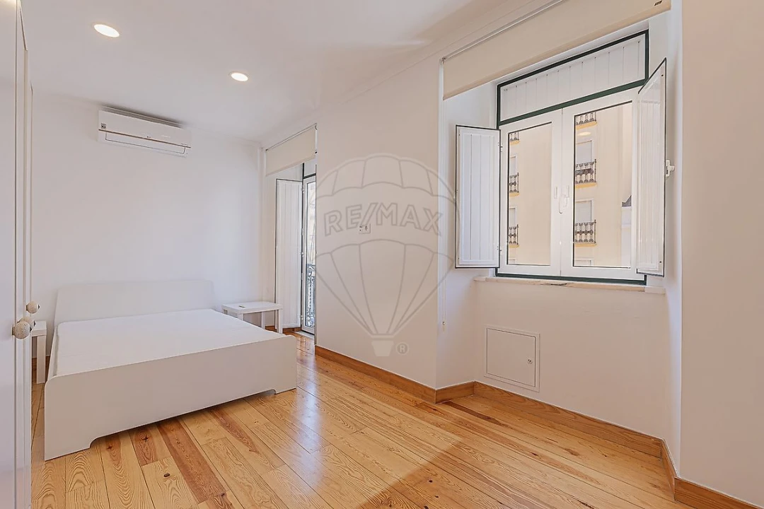Apartamento T1 para Arrendamento em Campo de Ourique Foto 4