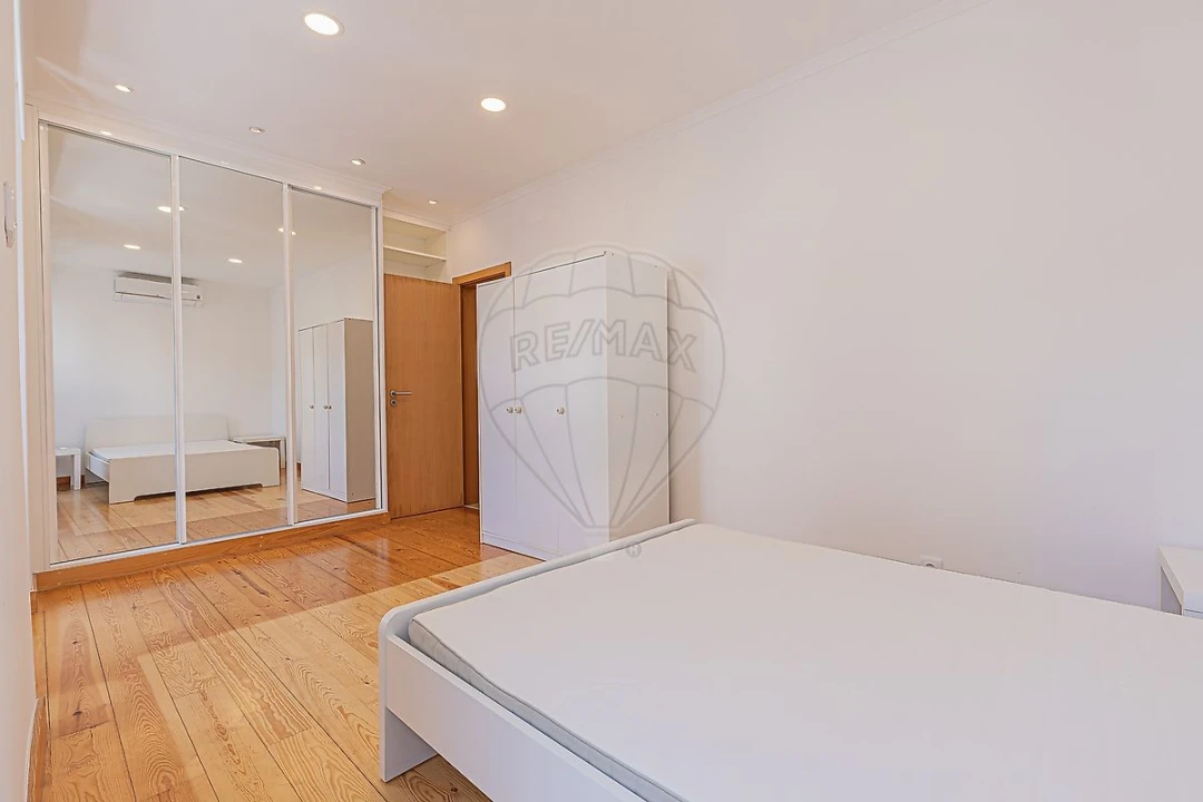 Apartamento T1 para Arrendamento em Campo de Ourique Foto 8