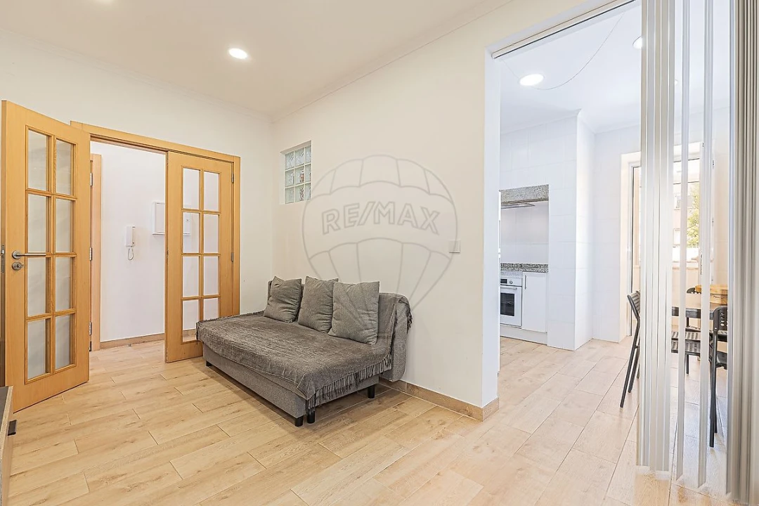 Apartamento T1 para Arrendamento em Campo de Ourique Foto 37