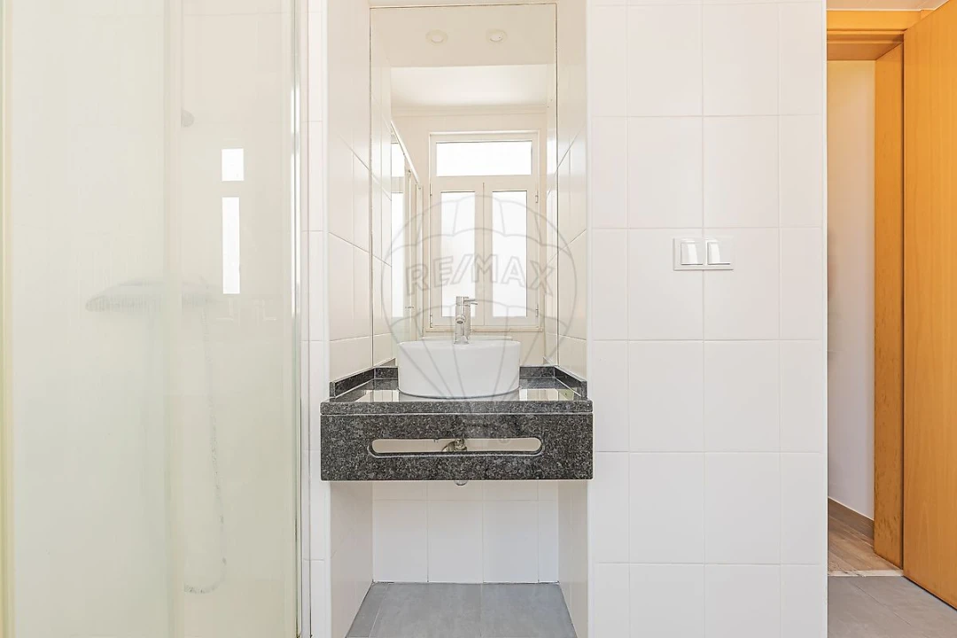 Apartamento T1 para Arrendamento em Campo de Ourique Foto 15