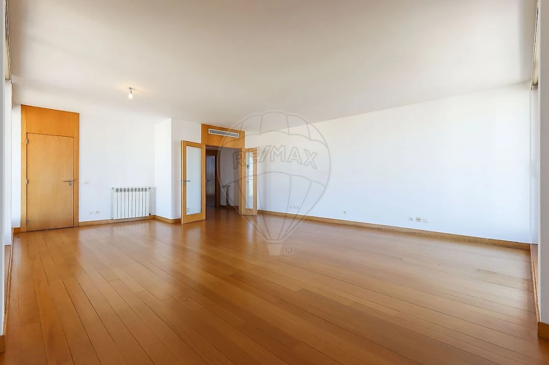 Apartamento T3 para Arrendamento em Parque das Nações Foto 17