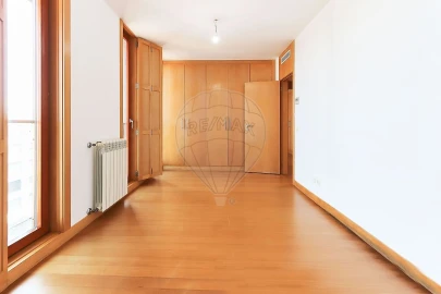 Apartamento T3 para Arrendamento em Parque das Nações