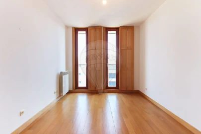 Apartamento T3 para Arrendamento em Parque das Nações