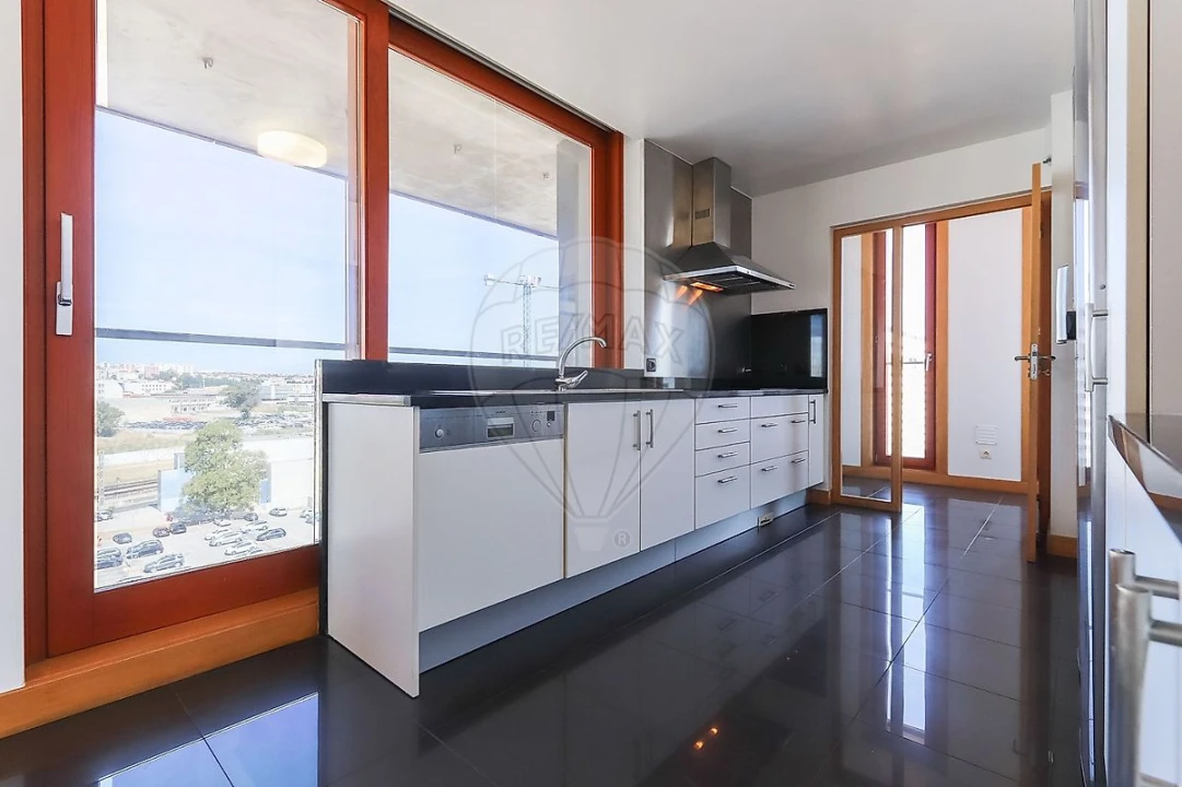 Apartamento T3 para Arrendamento em Parque das Nações Foto 6