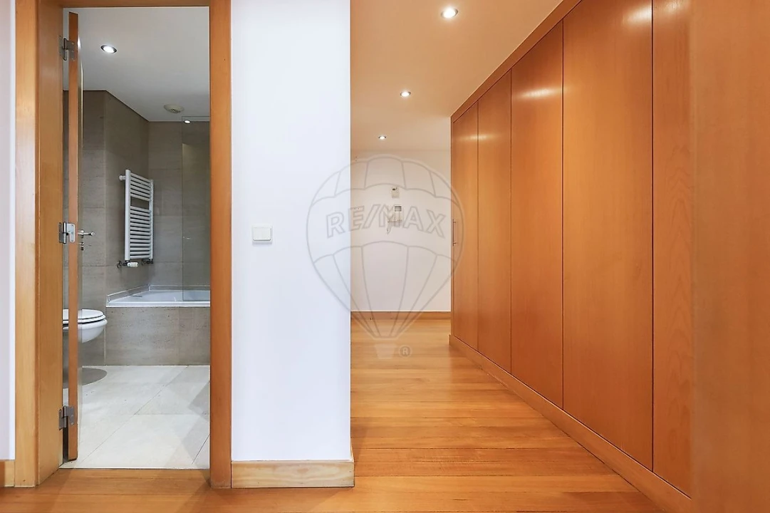 Apartamento T3 para Arrendamento em Parque das Nações Foto 2