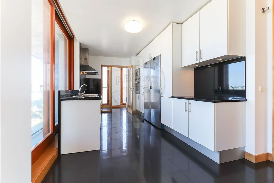 Apartamento T3 para Arrendamento em Parque das Nações Foto 12