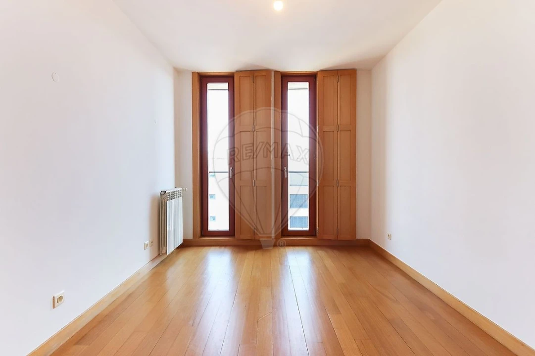 Apartamento T3 para Arrendamento em Parque das Nações Foto 8