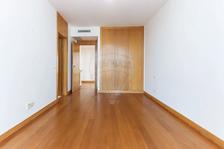 Apartamento T3 para Arrendamento em Parque das Nações Foto 34