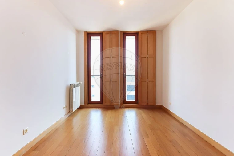 Apartamento T3 para Arrendamento em Parque das Nações Foto 8