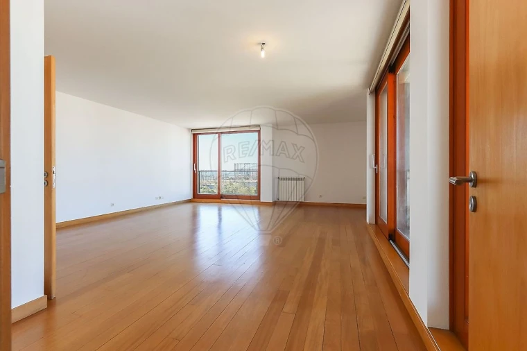 Apartamento T3 para Arrendamento em Parque das Nações Foto 16