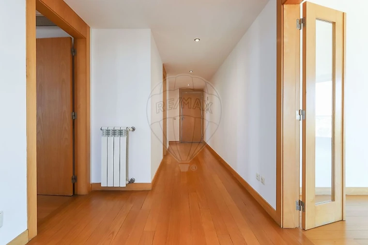 Apartamento T3 para Arrendamento em Parque das Nações Foto 3